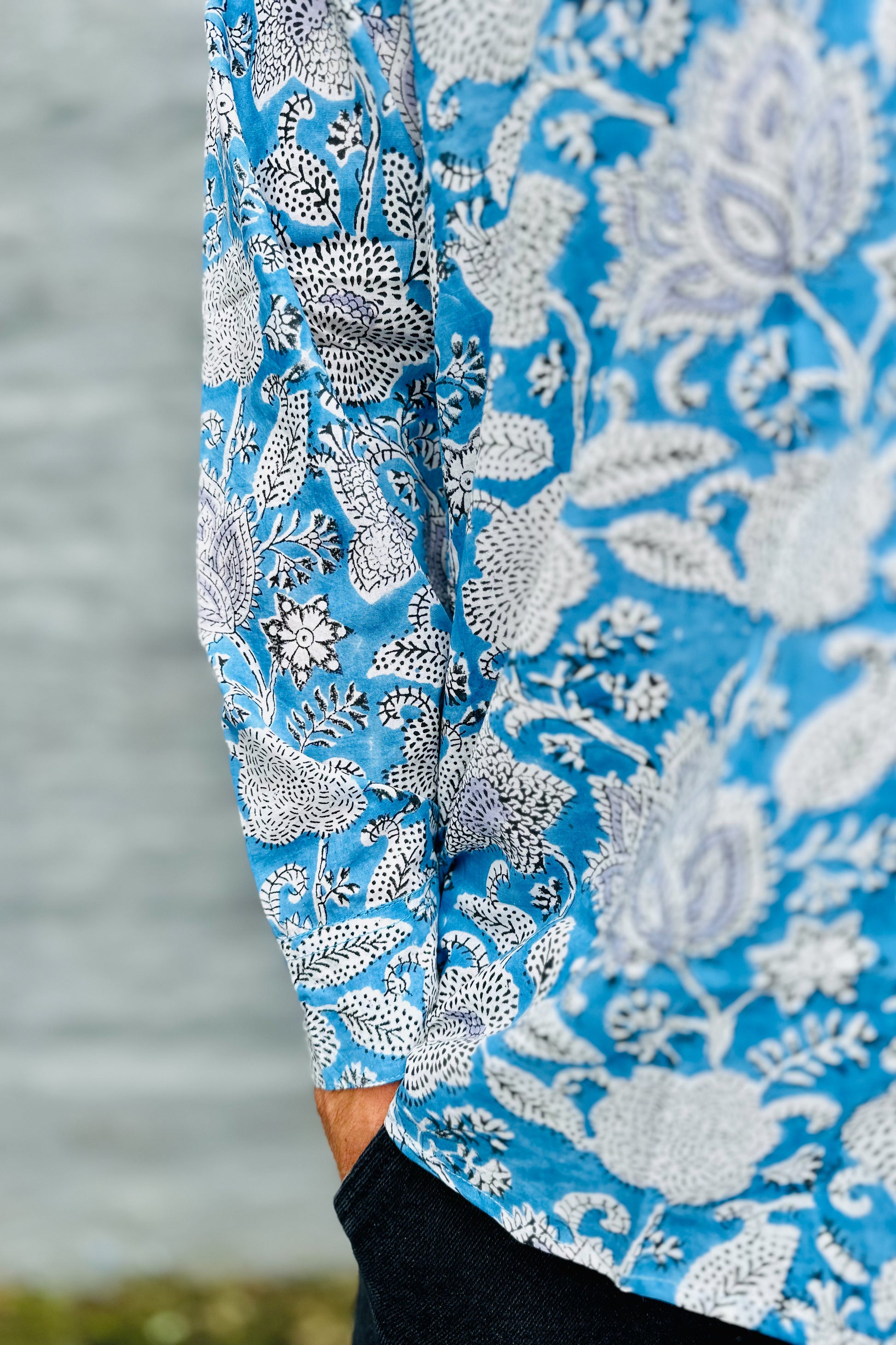 Men's Long Sleeve Shirt In Lapis Botanical