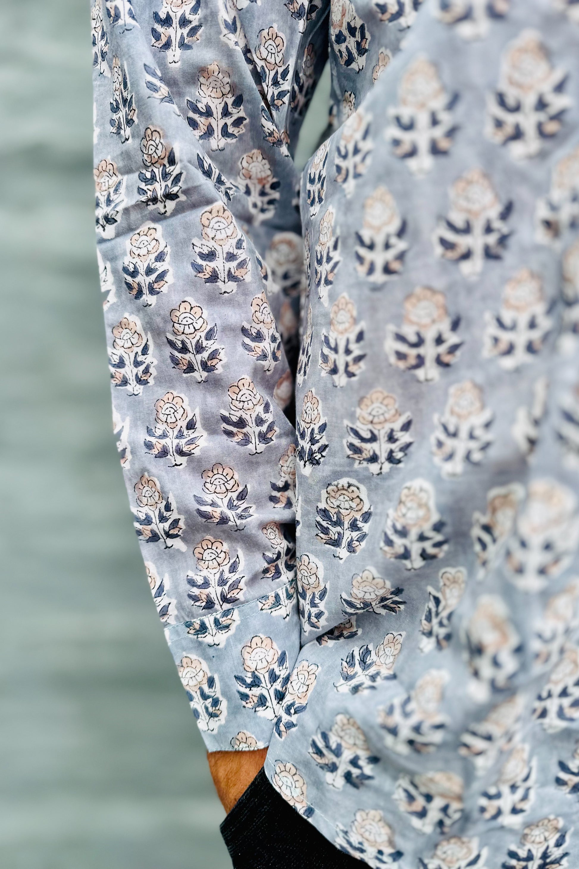 Men's Long Sleeve Shirt In Silver Daisy