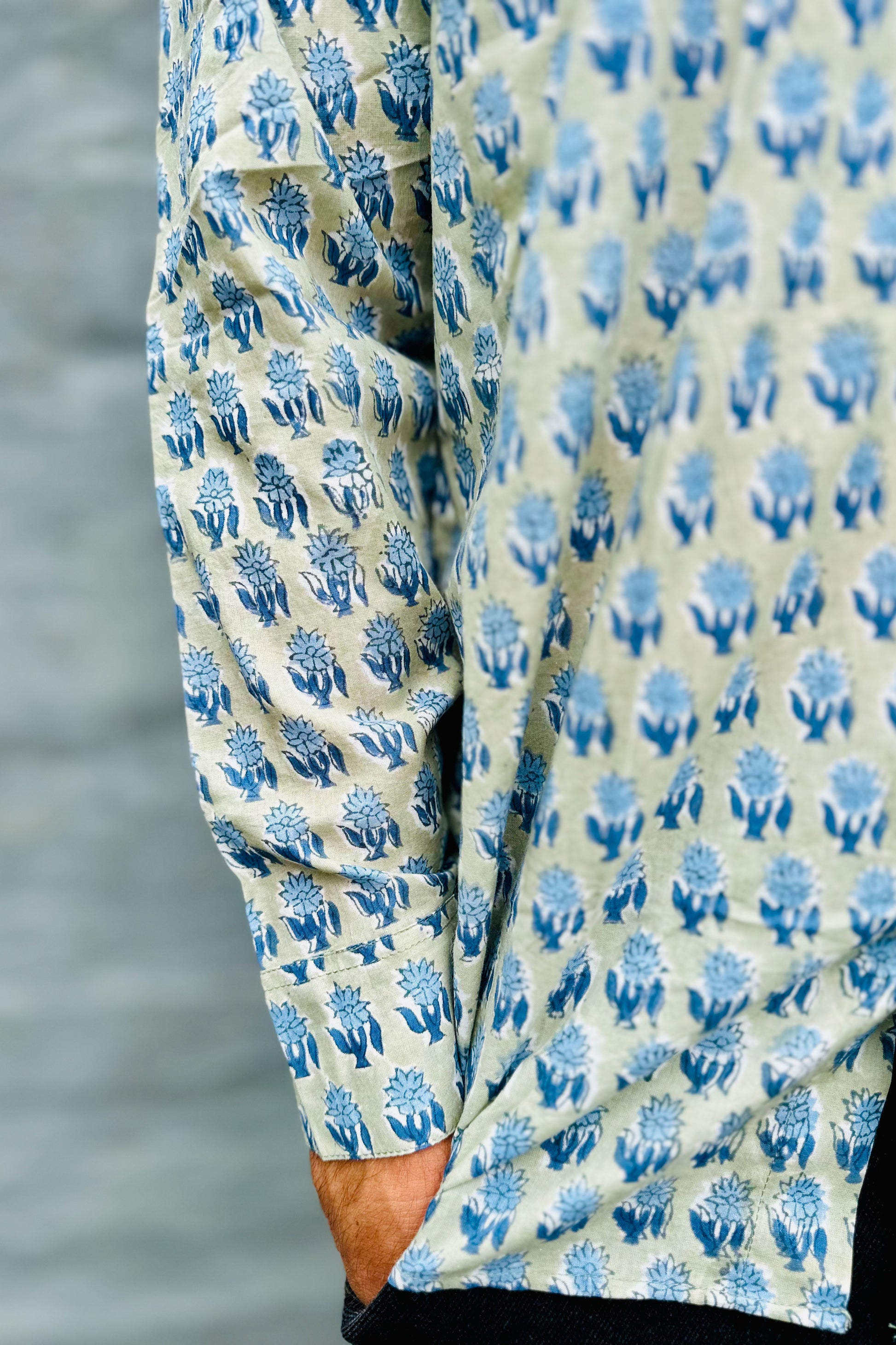 Men's Long Sleeve Shirt In Sage Daisy