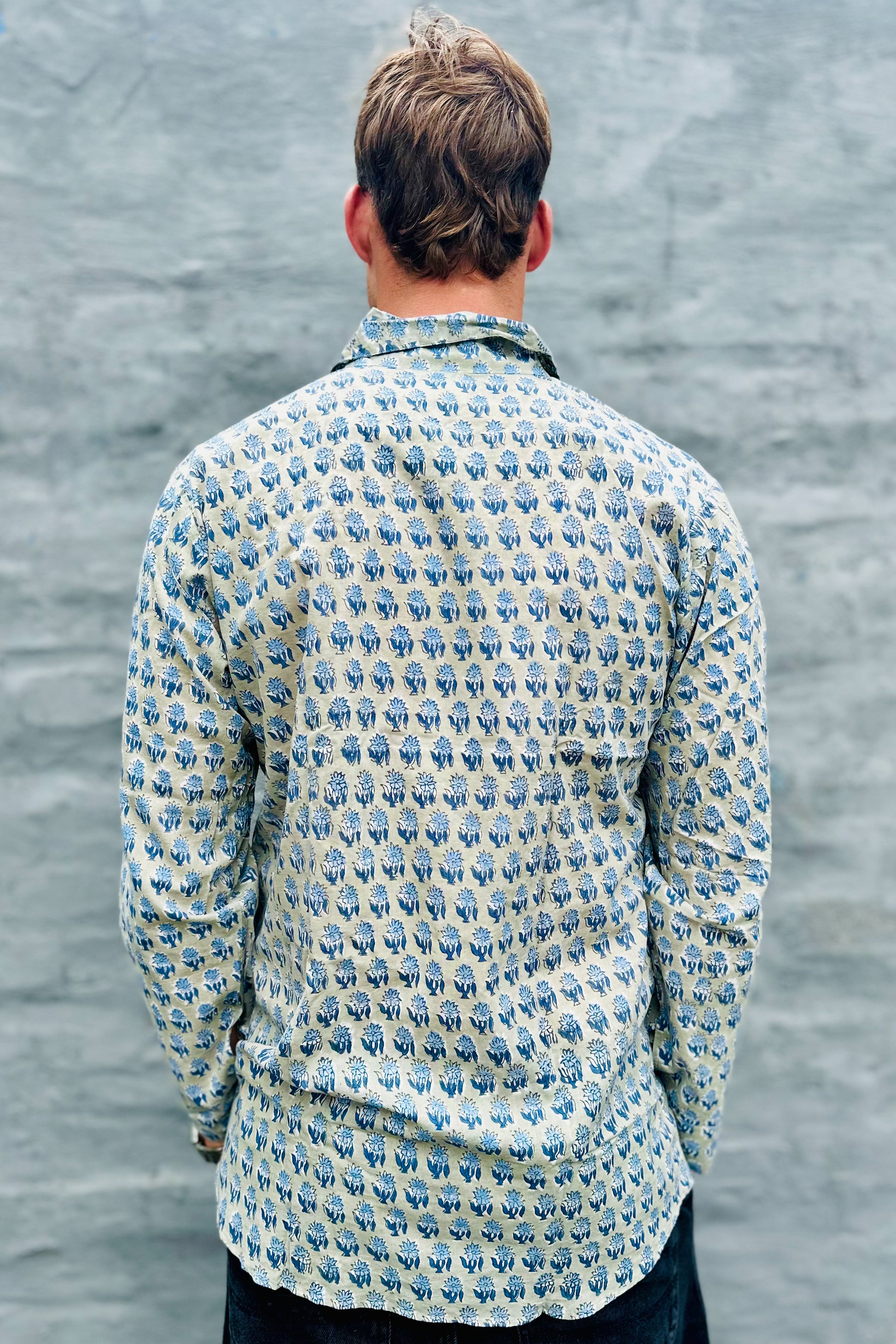 Men's Long Sleeve Shirt In Sage Daisy