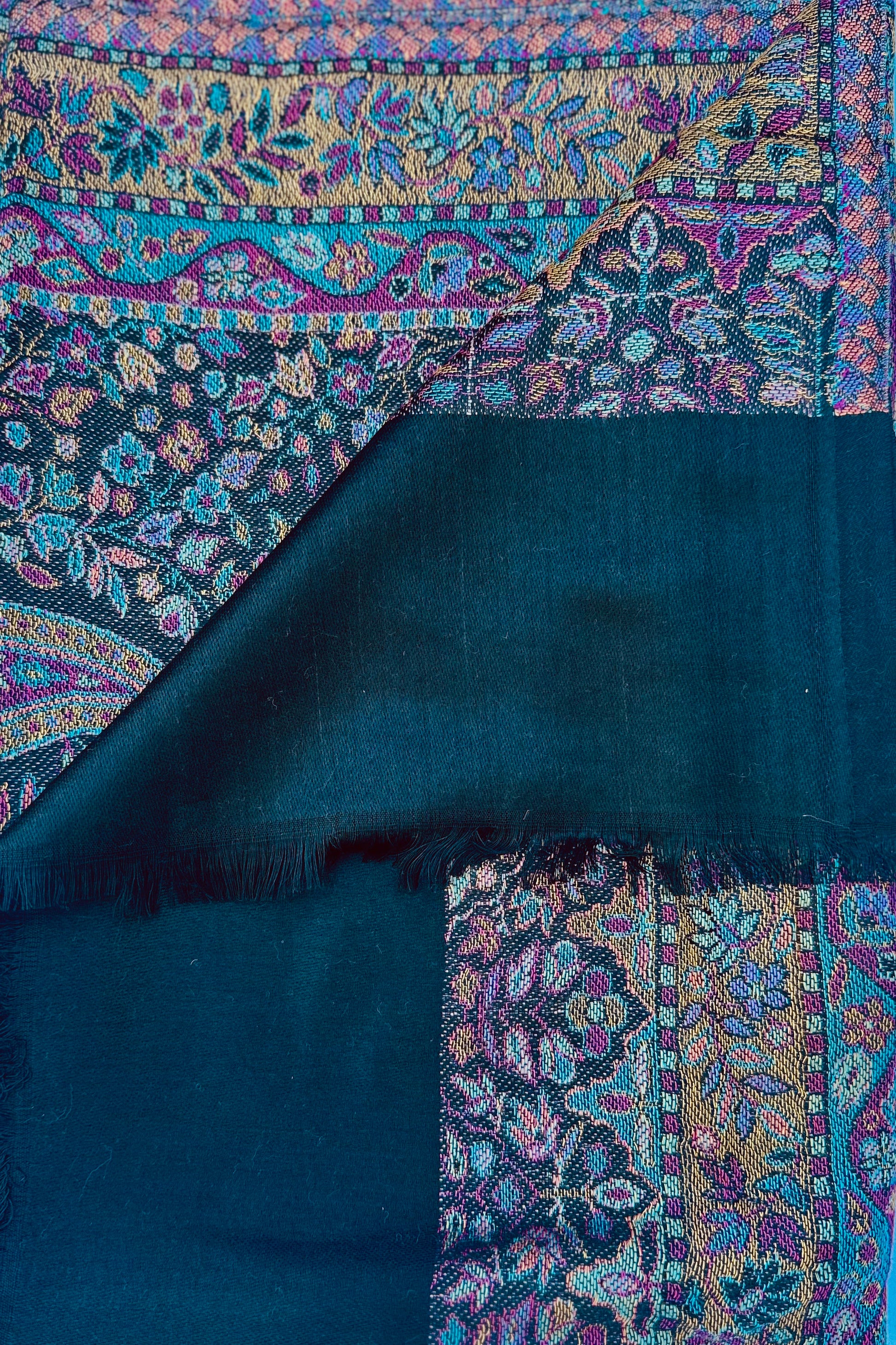 Cashmere & Bamboo Scarf In Onyx Paisley