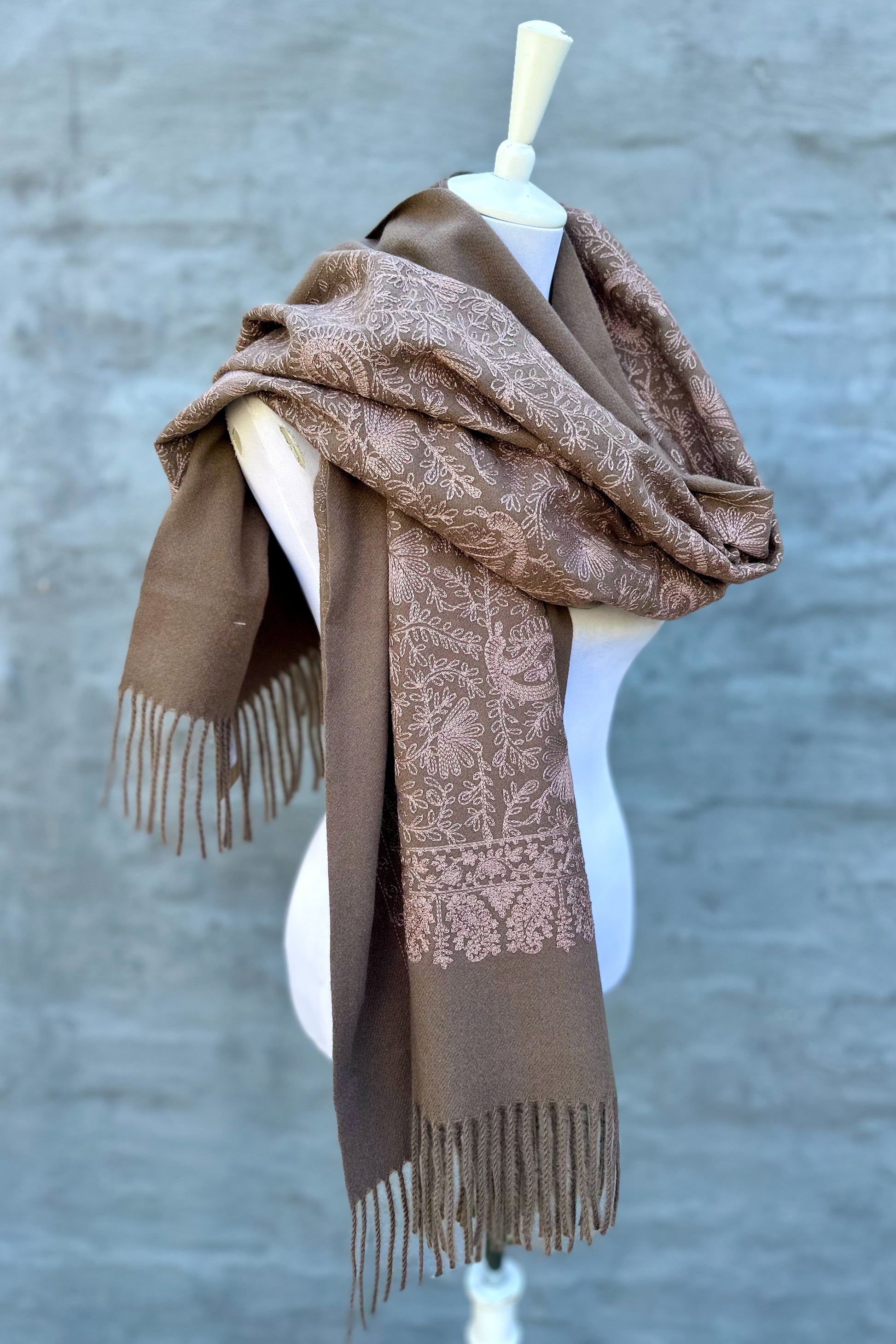 Embroidered Cashmere Pashmina In Umber