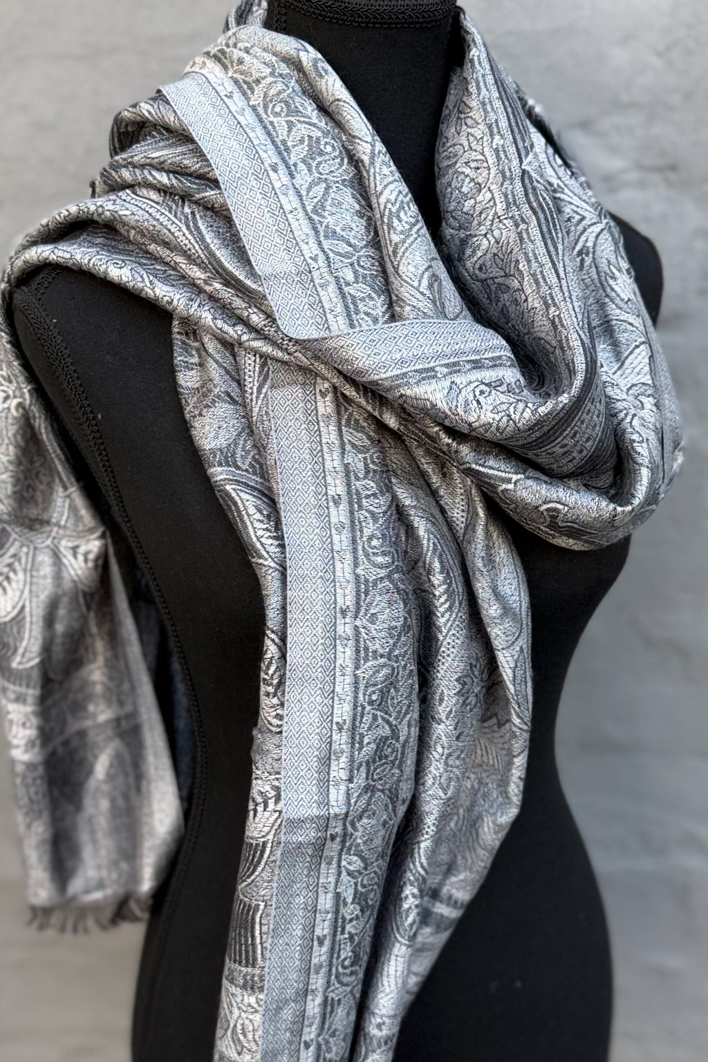 Cashmere & Bamboo Scarf In Titanium