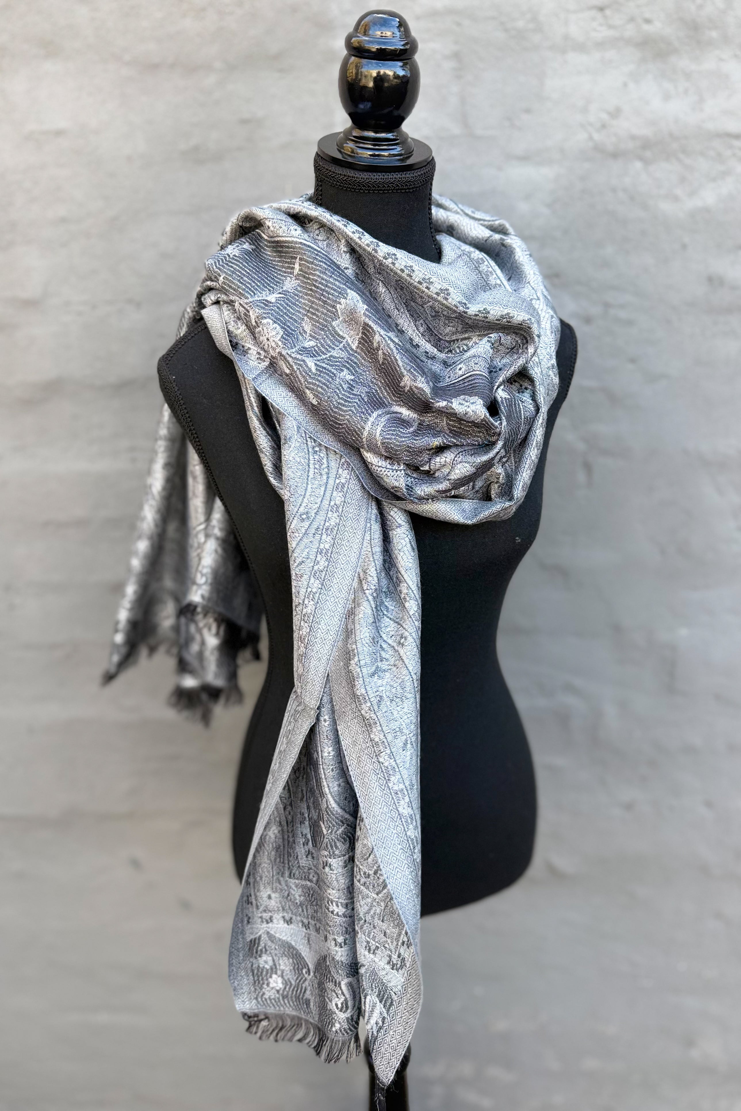 Cashmere & Bamboo Scarf In Anthracite