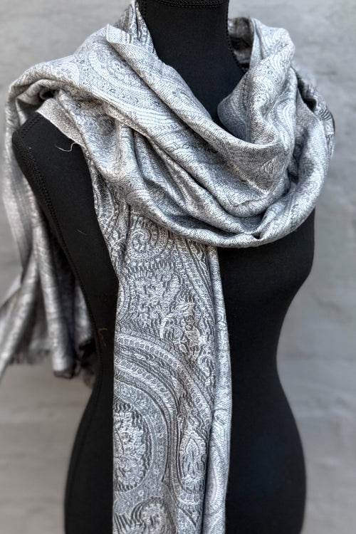 Cashmere & Bamboo Scarf In Silver Filigree