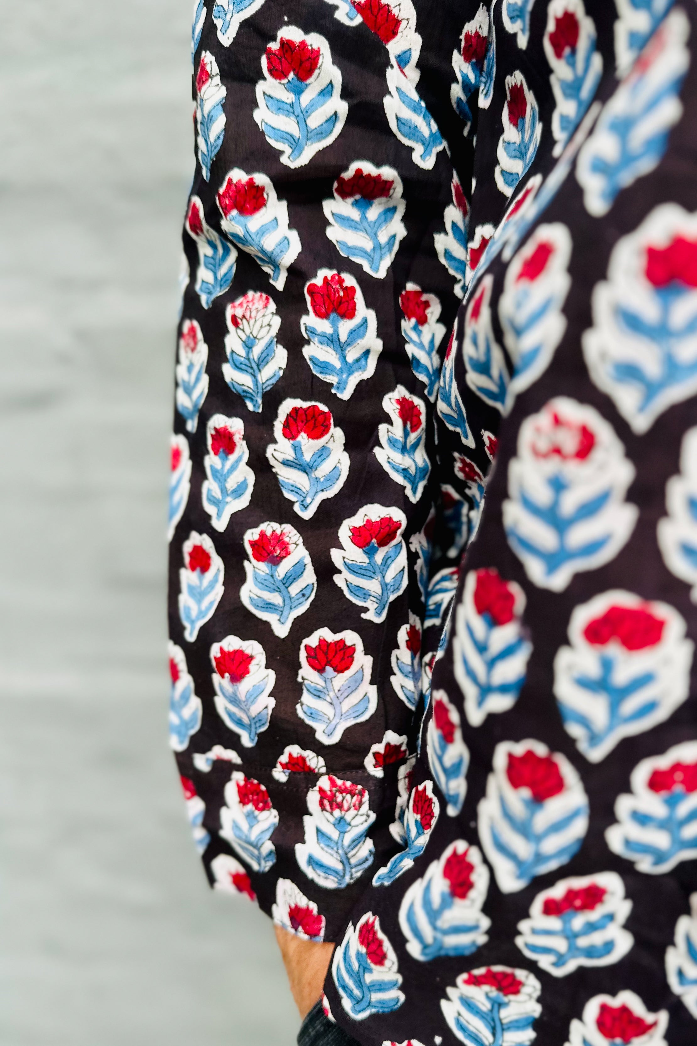 Men's Long Sleeve Shirt In Onyx Blooms