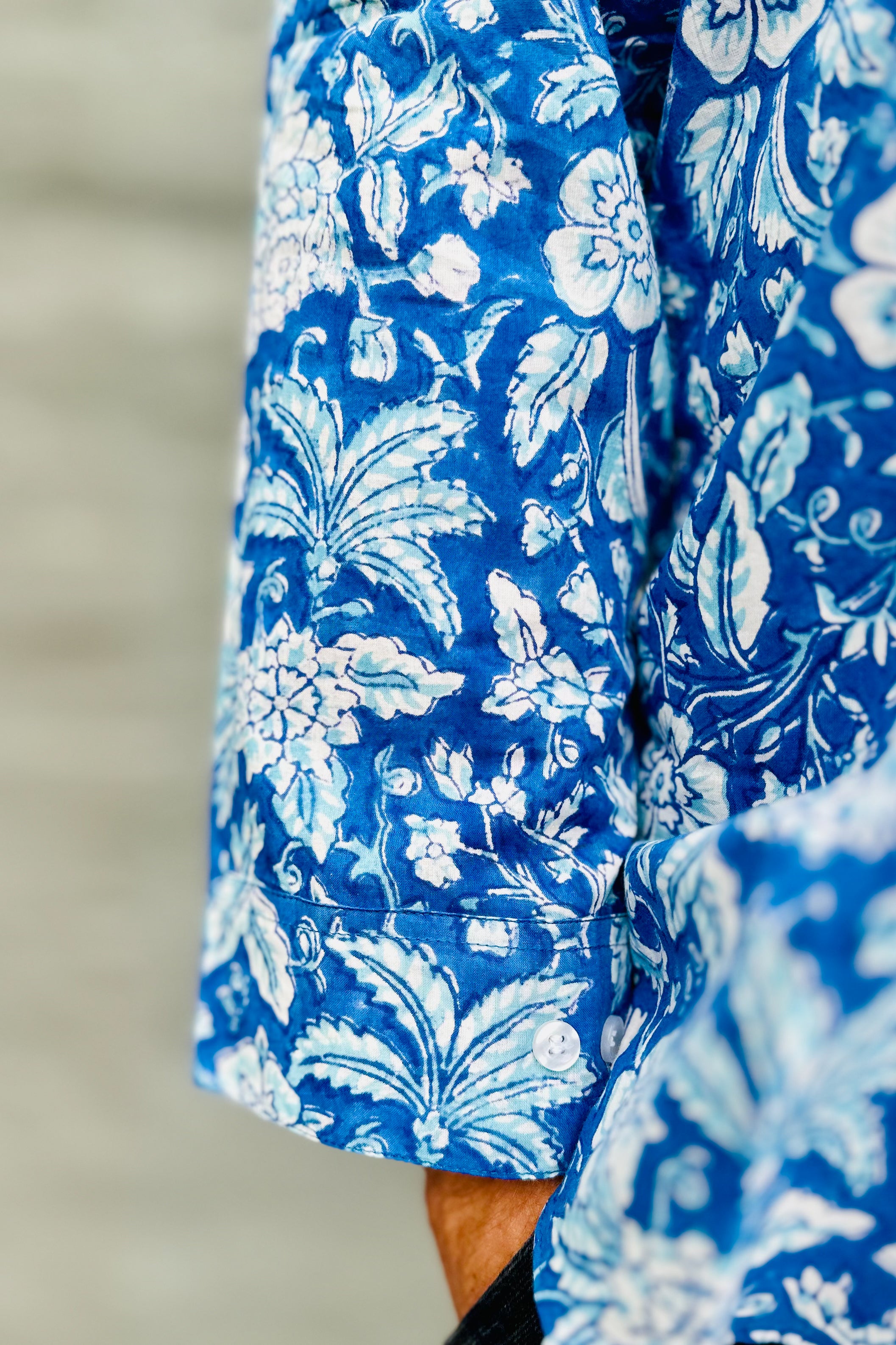 Men's Long Sleeve Shirt In Sapphire Floral