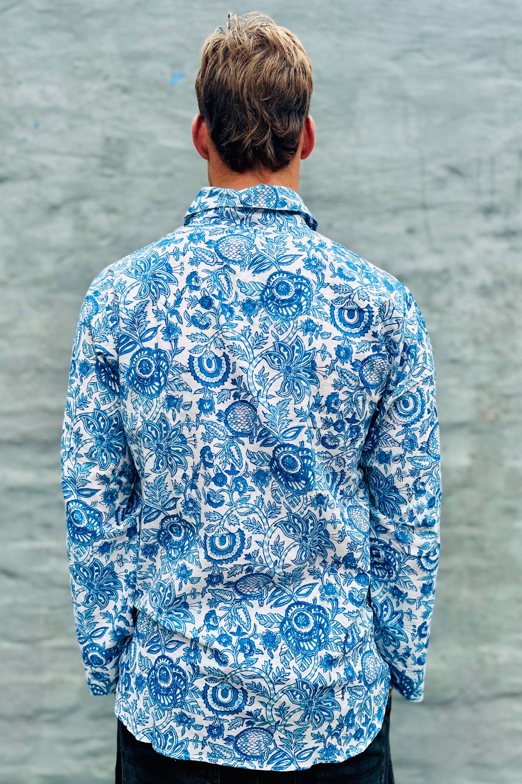 Men's Long Sleeve Shirt In Blue Botanical