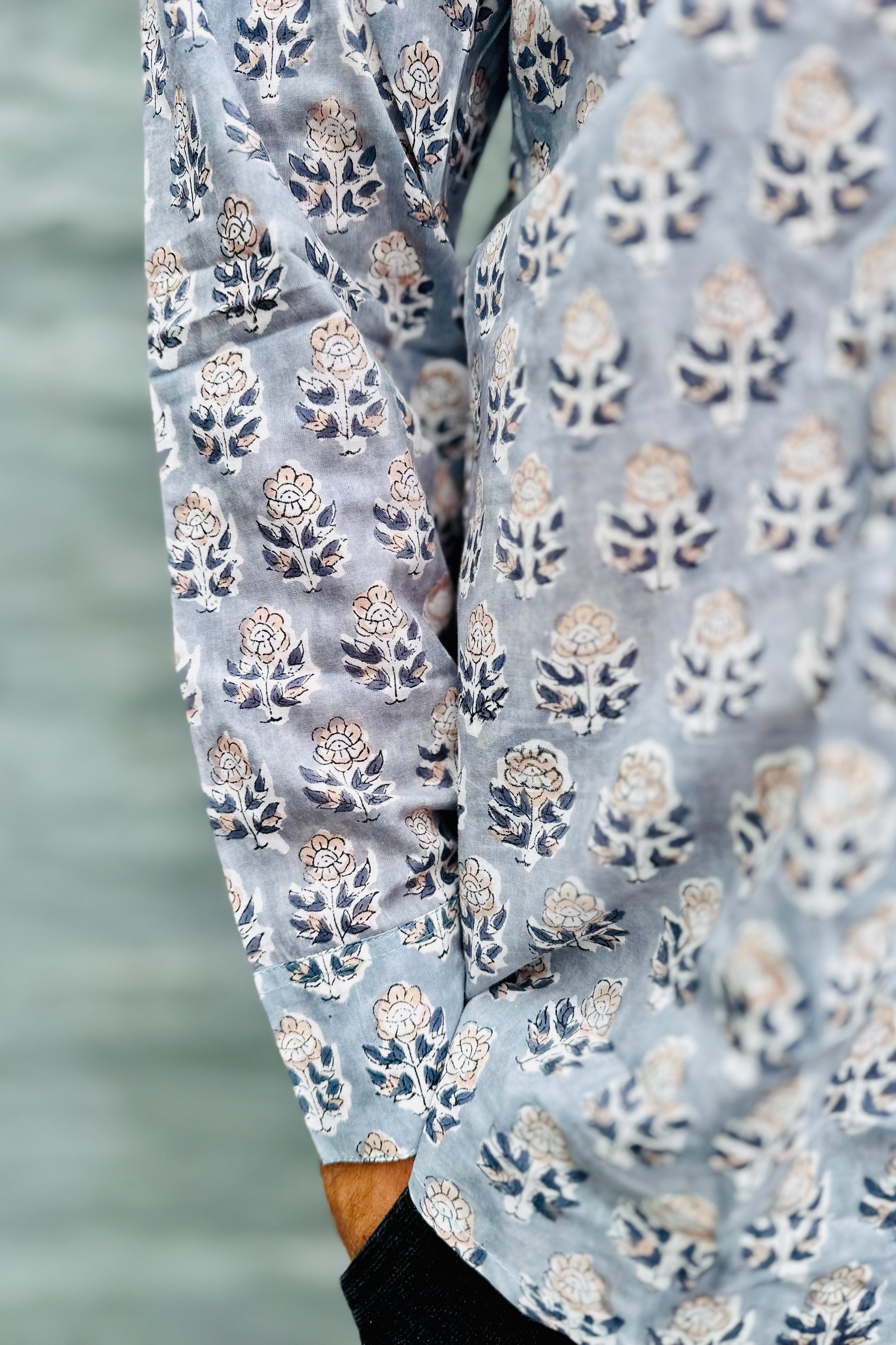 Men's Long Sleeve Shirt In Silver Daisy