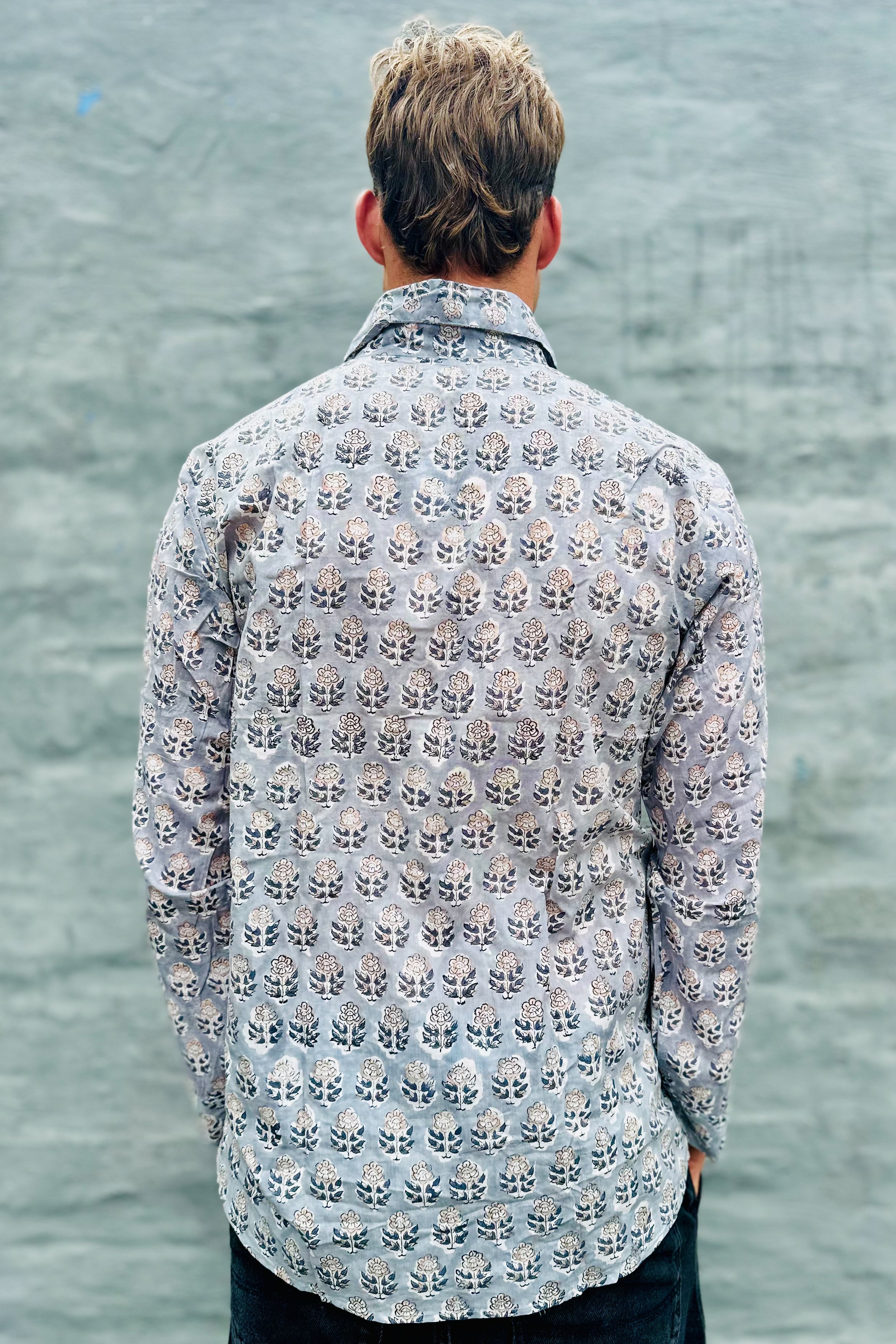 Men's Long Sleeve Shirt In Silver Daisy