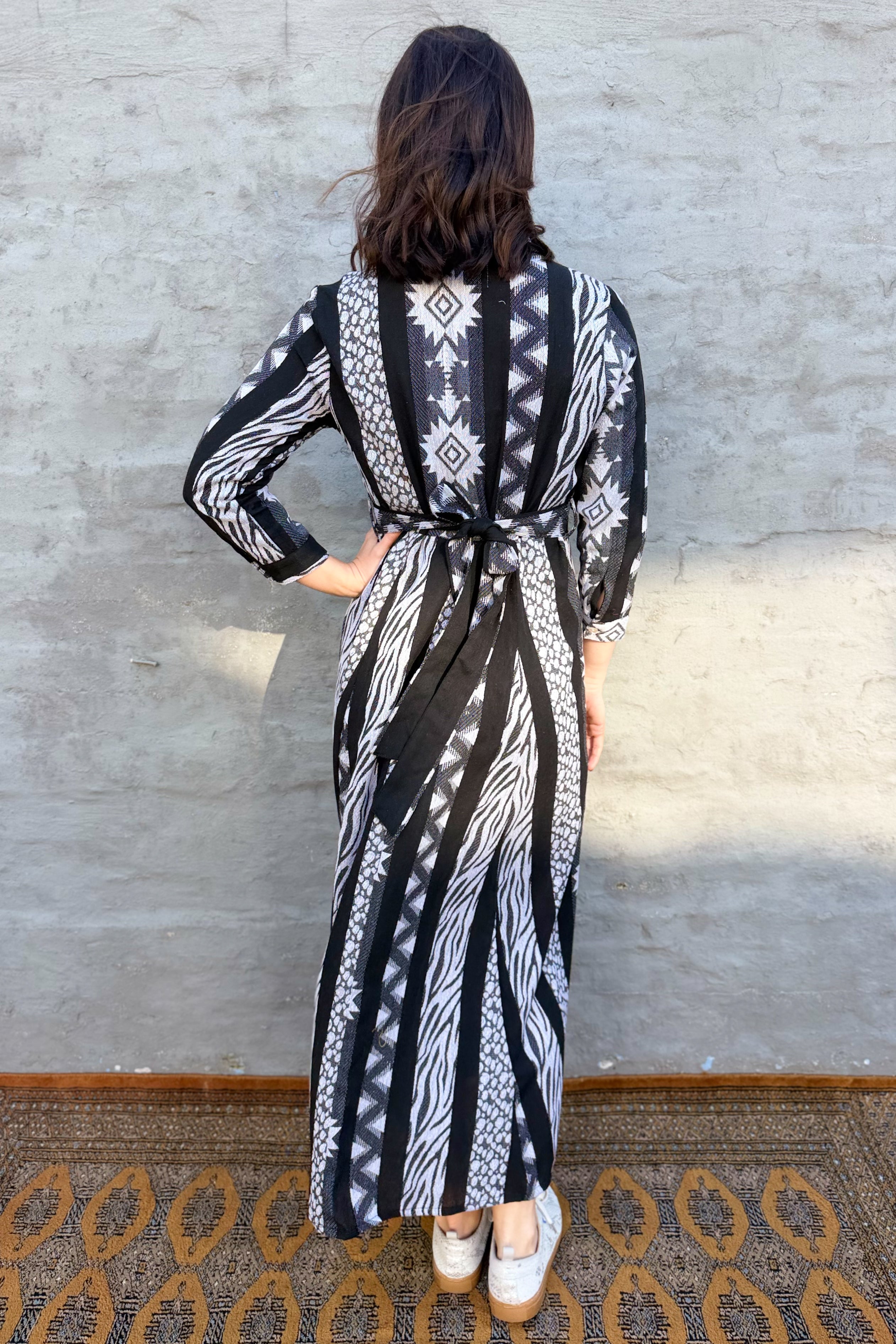 Shaya Shirt Dress In Ebony Aztec