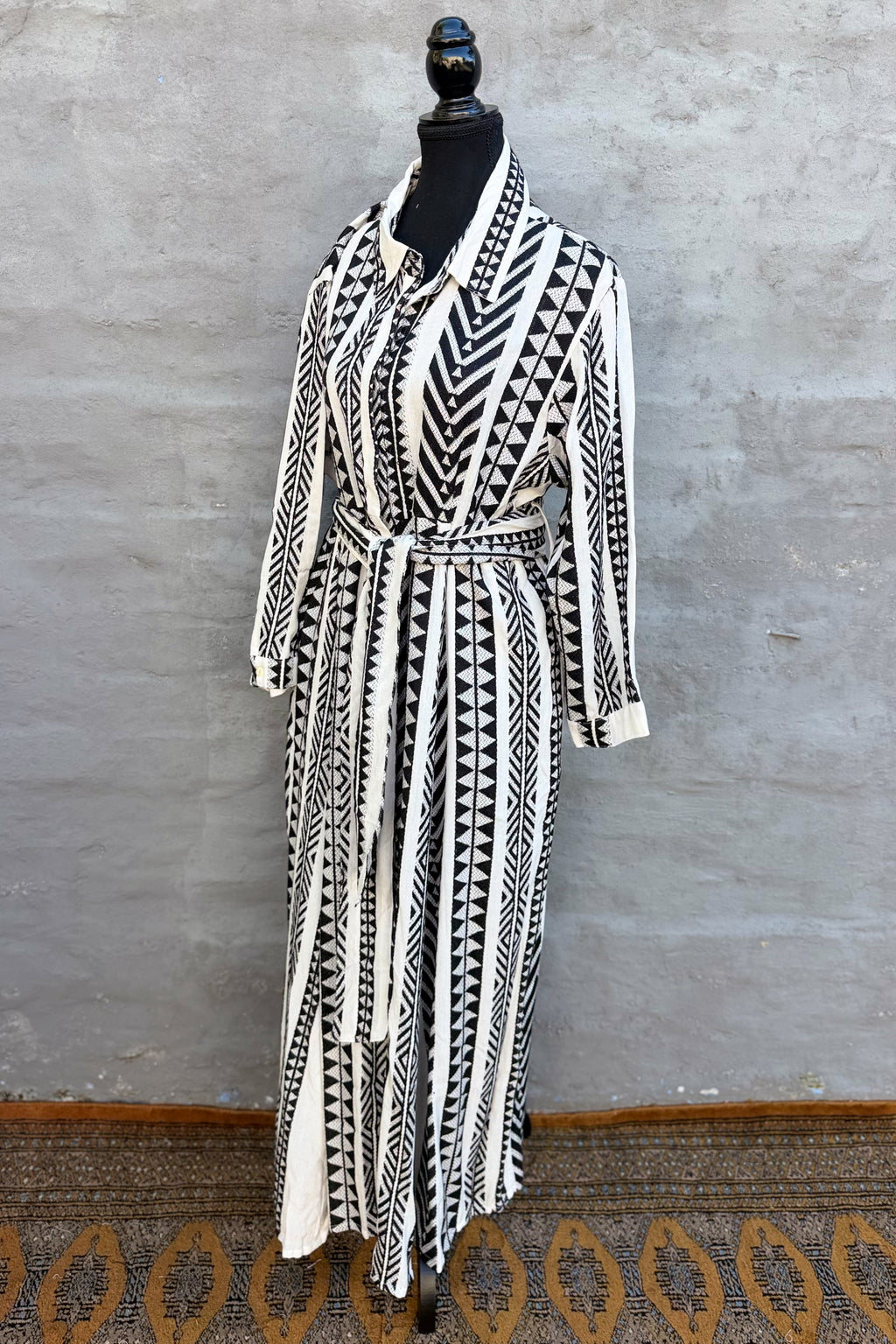 Shaya Shirt Dress In Tribal Onyx