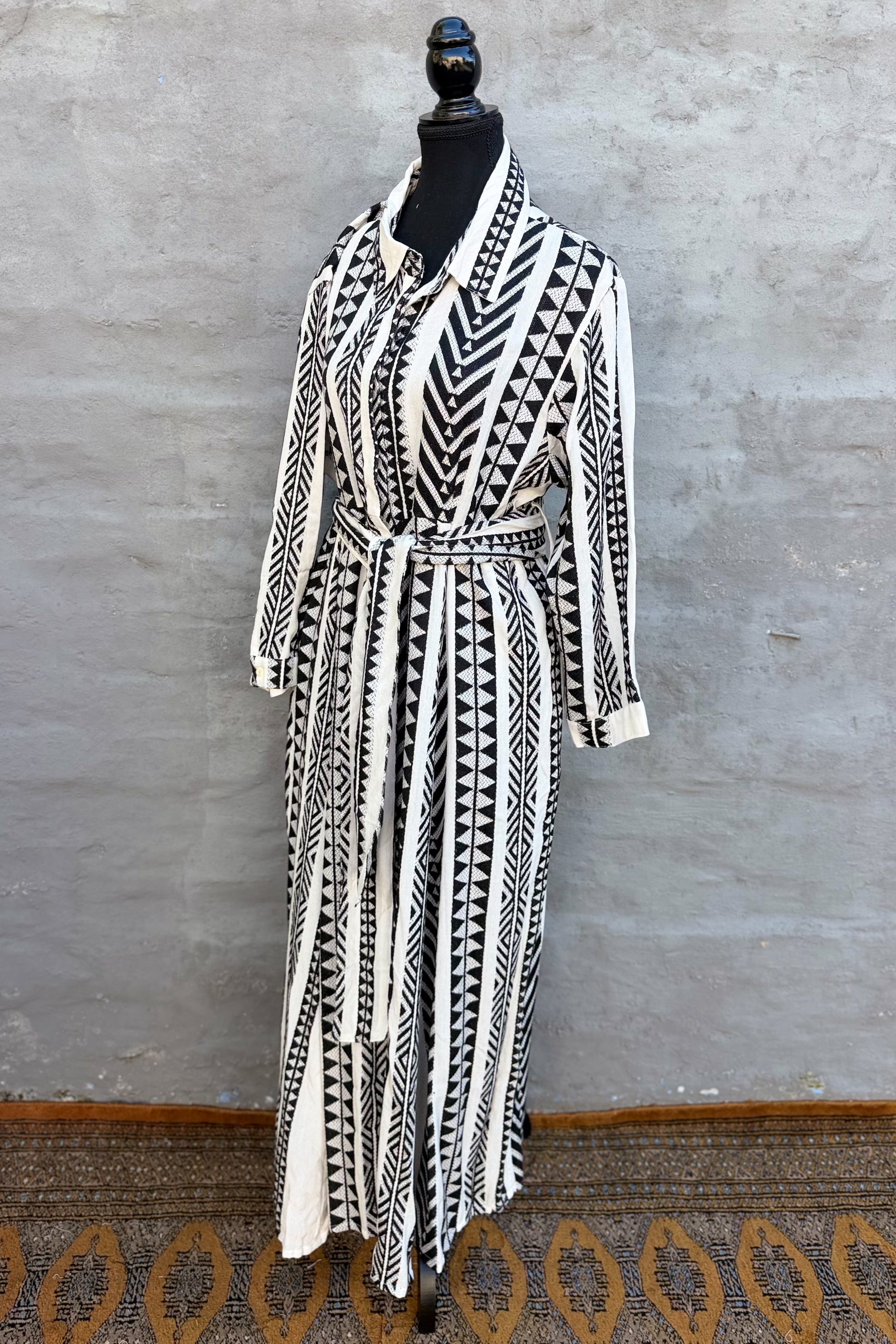 Shaya Shirt Dress In Tribal Onyx