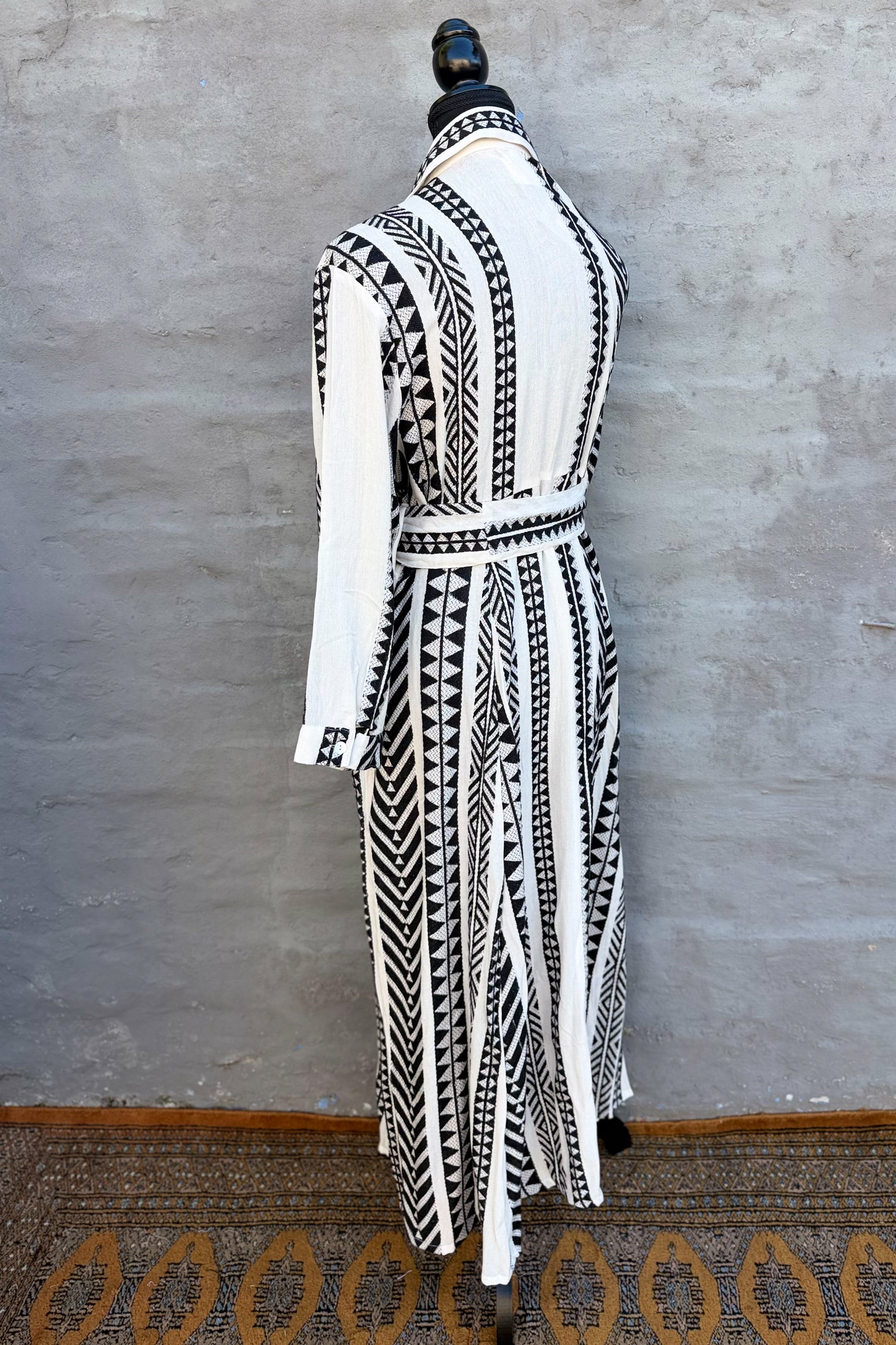Shaya Shirt Dress In Tribal Onyx