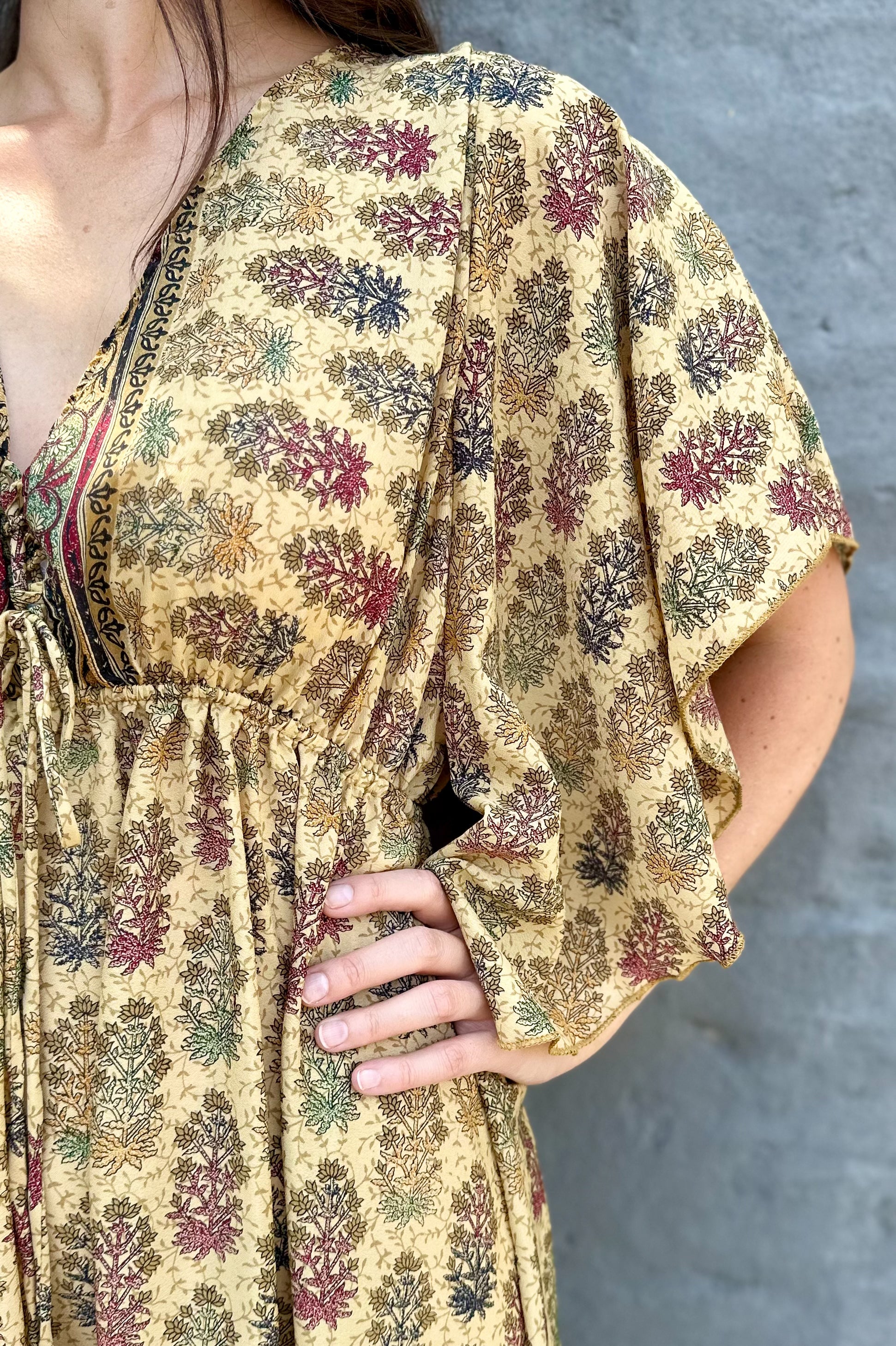 Aurora Dress In Beige Bouquet – Exotic Marigold Boutique