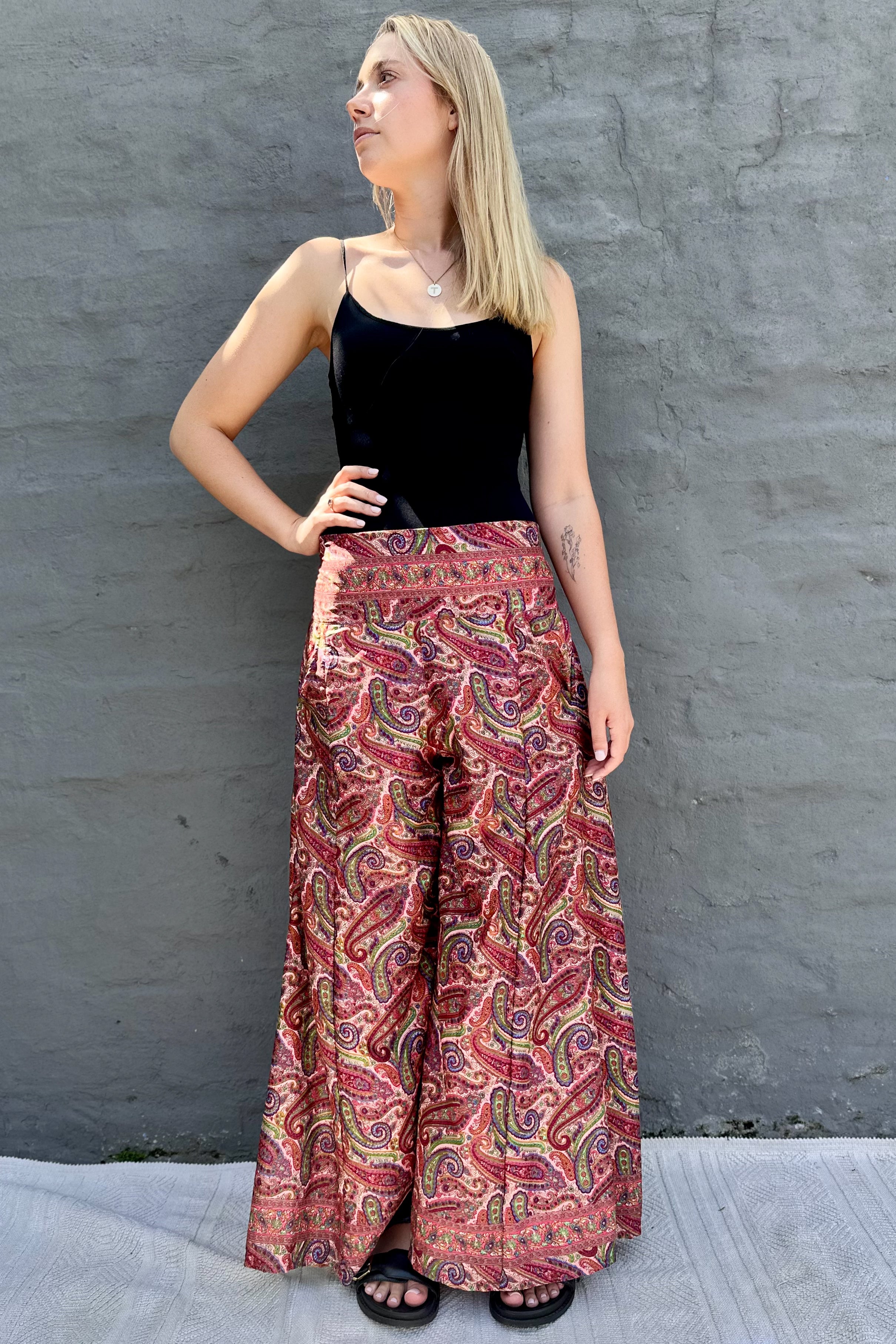 Pari Palazzo's In Ruby Paisley