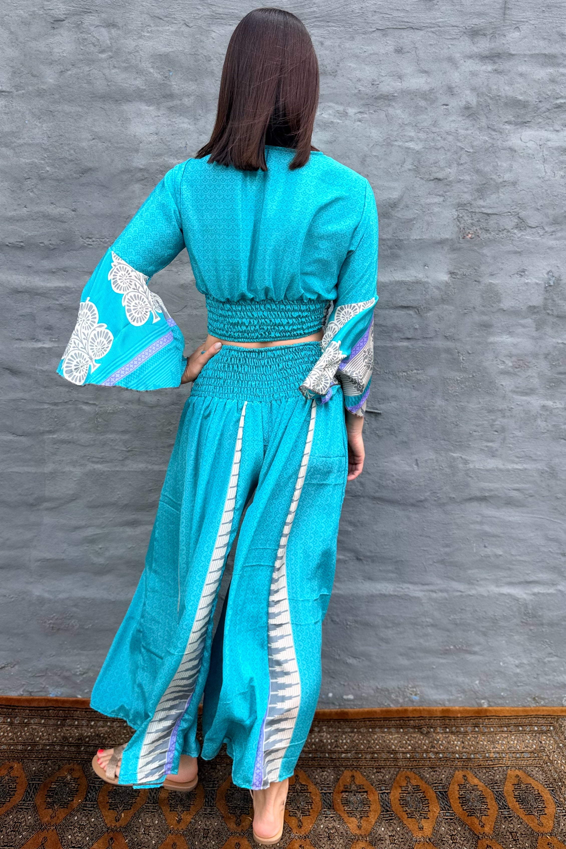 Mila Set In Sky Blue