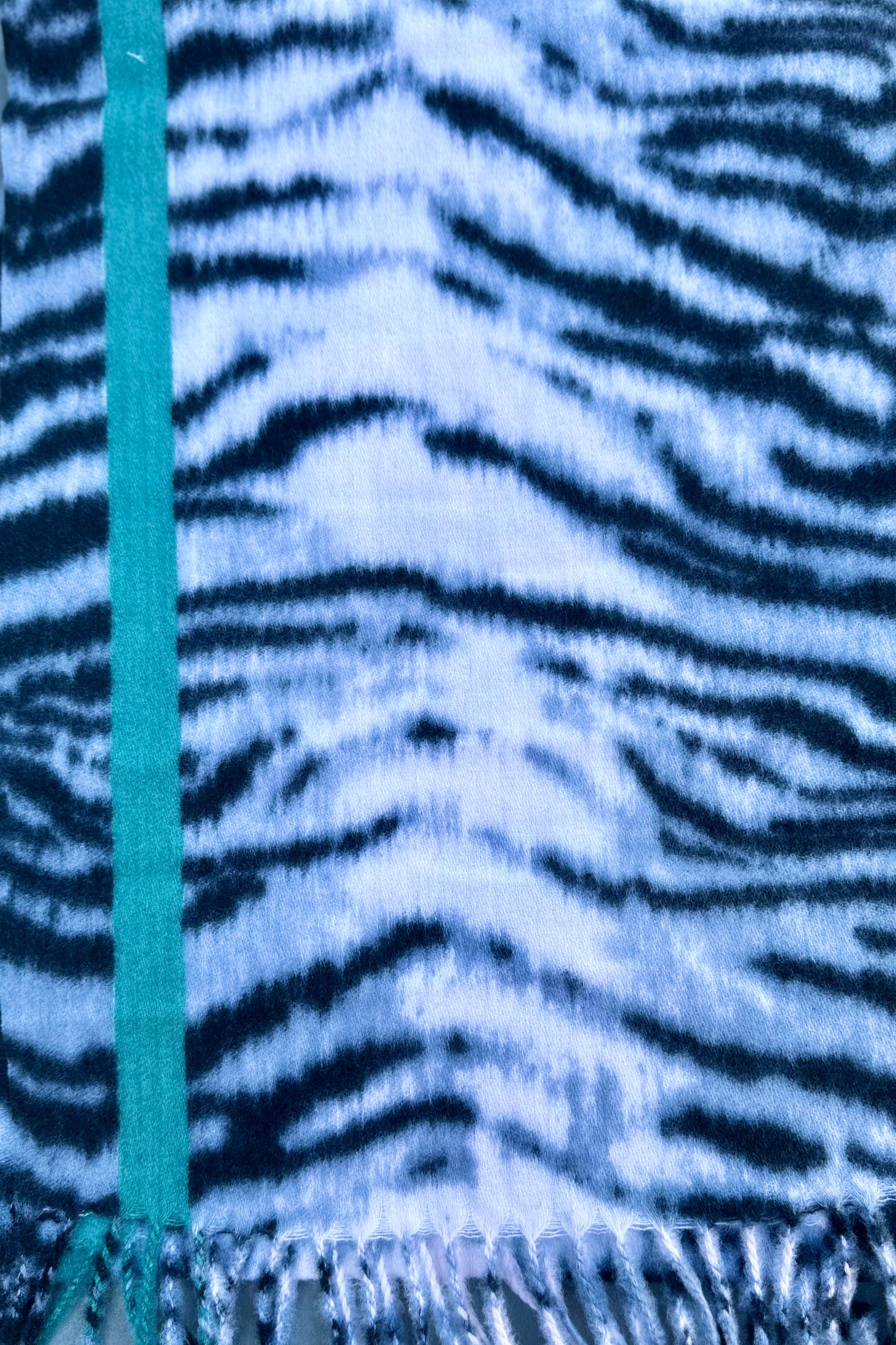 Cashmere-Blend Scarf In Teal Animal