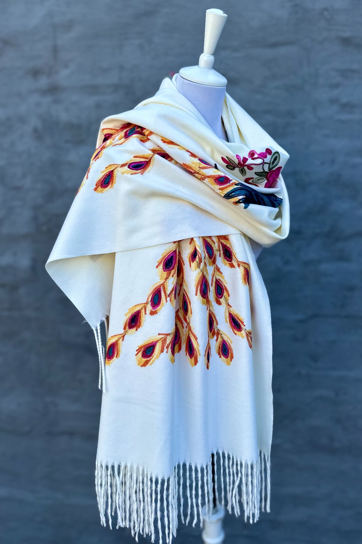 Cashmere Pashmina In Cream Peacock