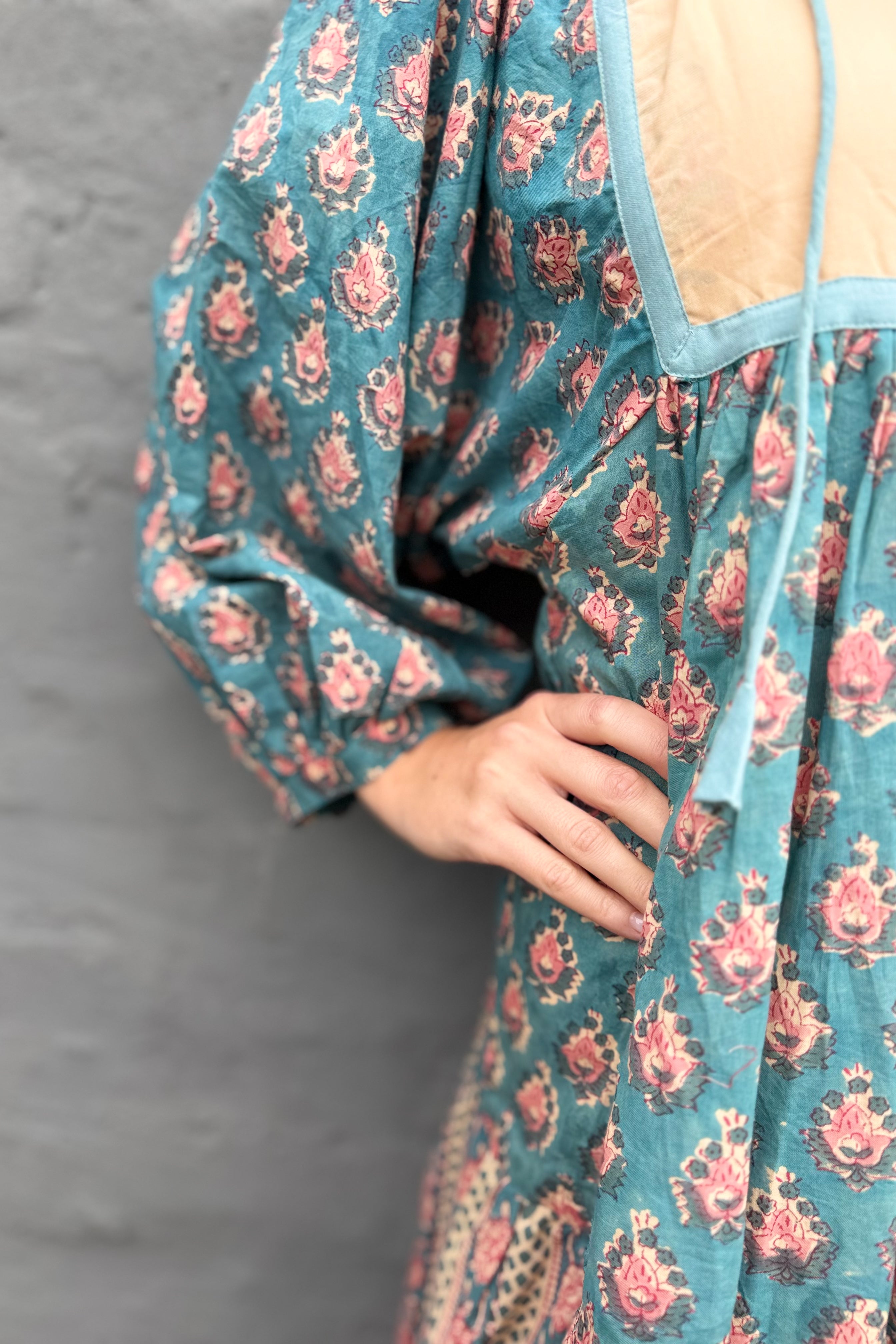 Delilah Dress In Sky & Rose