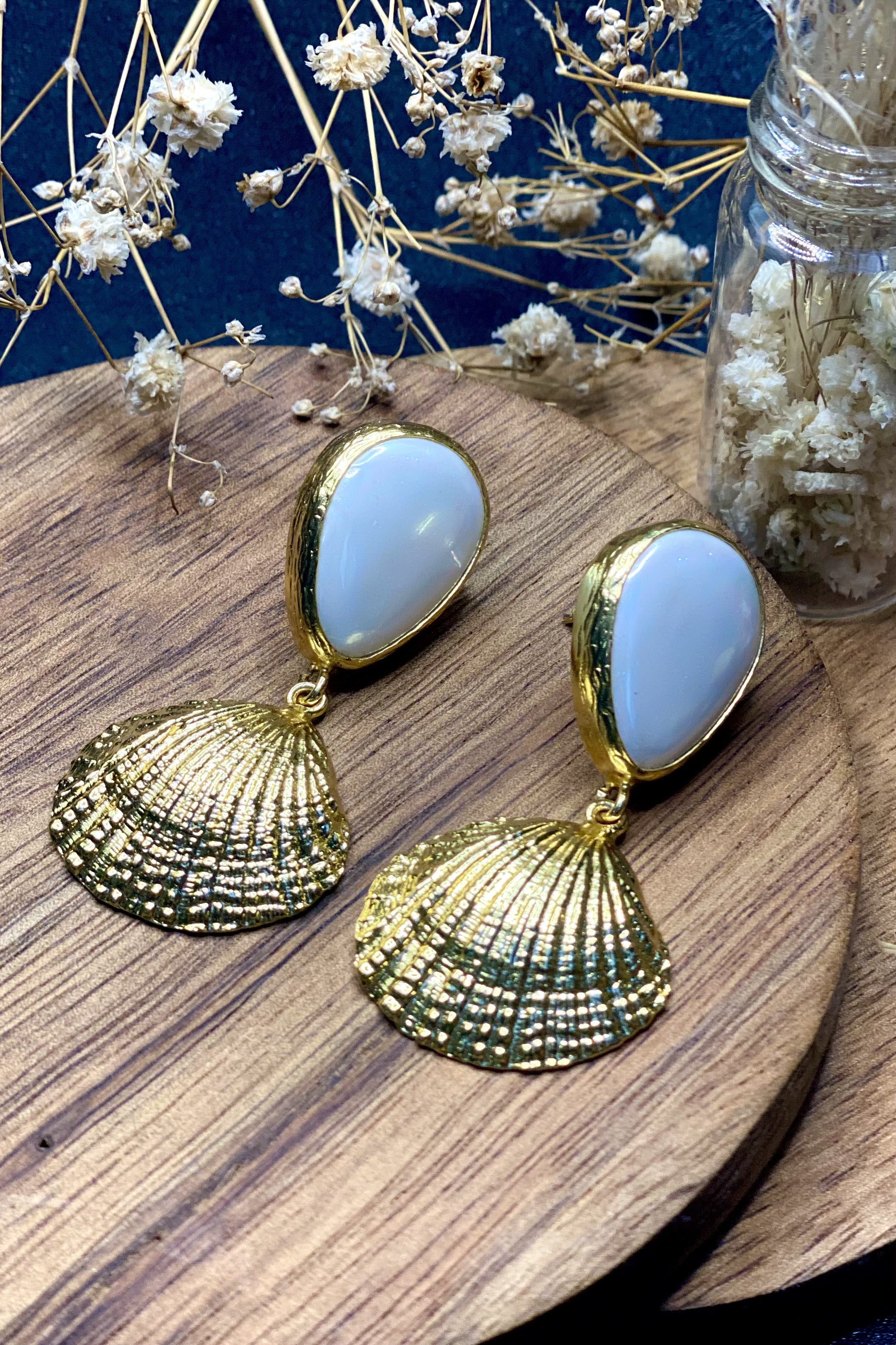 Mira Earrings In Pearl