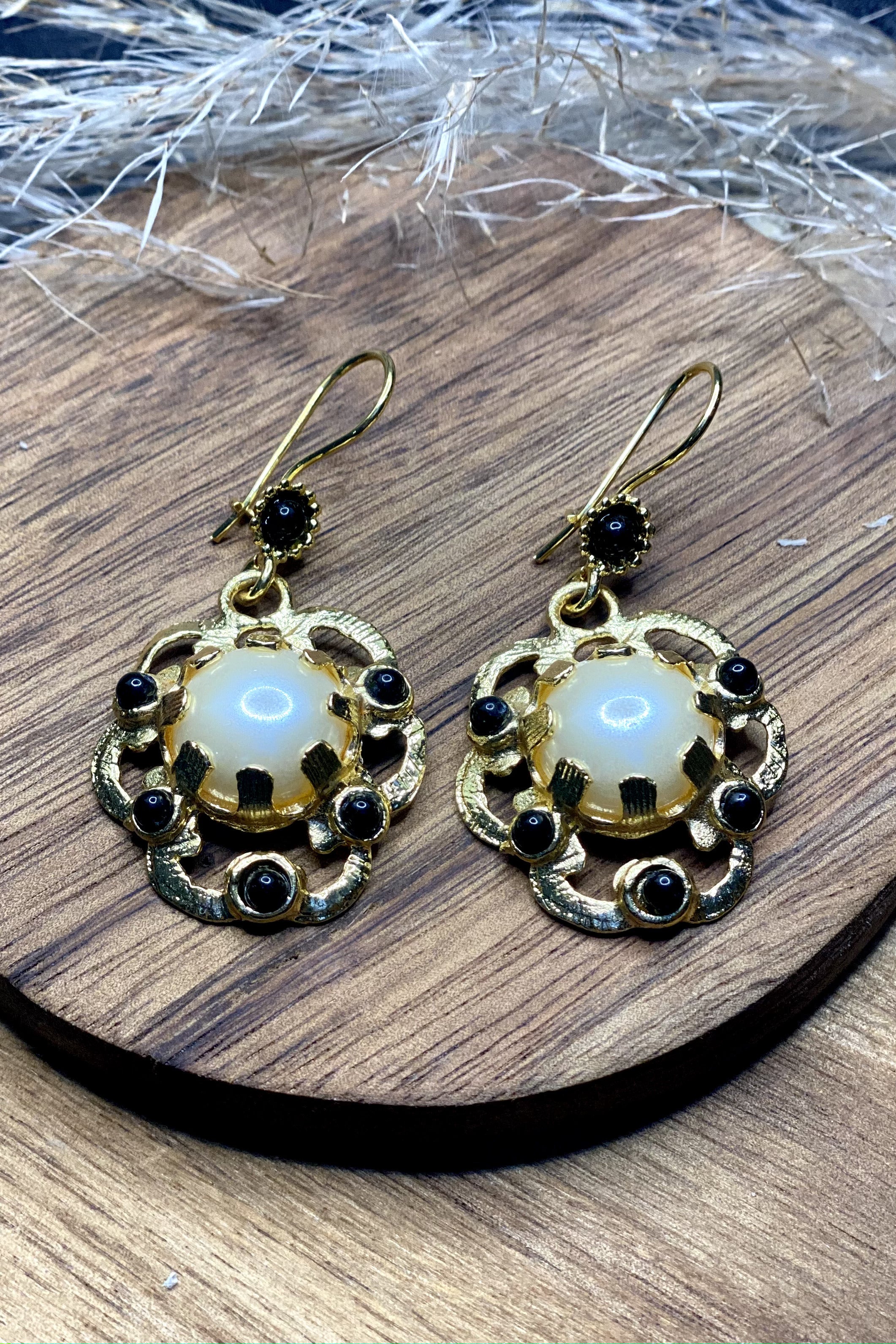Sashi Earrings In Black